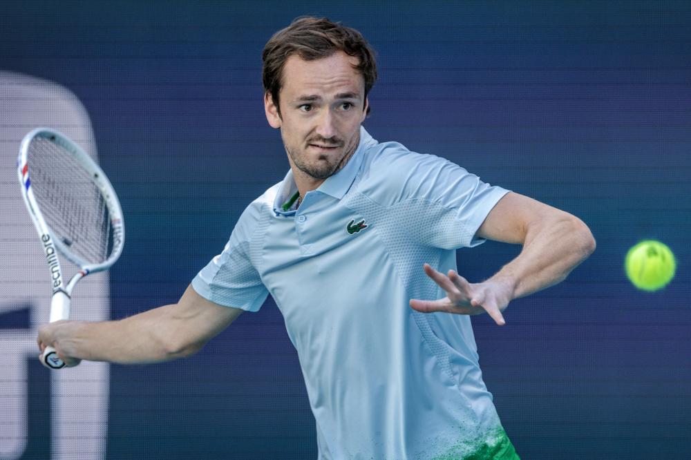 2-1,21岁英格兰新星绝杀,42岁德罗西率队胜乌迪内斯,迎意甲2连胜